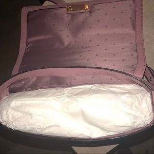 Interior of Kate Spade Sparrow satchel